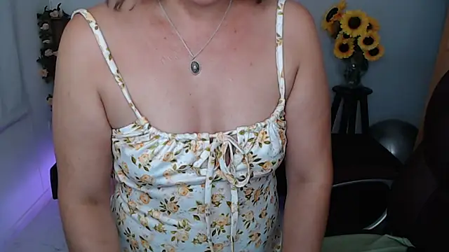 Snapshot of Ghada_milf chatting on May 15, 11:23 pm Ghada milf online show from May 15, 11:23 pm