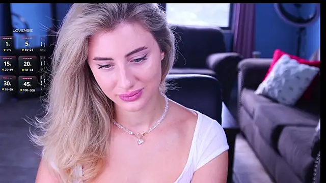 Snapshot of Naughty-Kitty1 chatting on September 10, 9:15 pm Naughty-Kitty1 online show from September 10, 9:15 pm