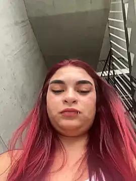 Snapshot of MiaLujan_ chatting on December 30, 8:58 pm MiaLujan online show from December 30, 8:58 pm