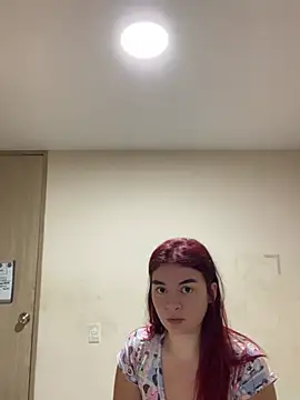 Snapshot of MiaLujan_ chatting on January 4, 11:11 am MiaLujan online show from January 4, 11:11 am