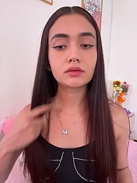 Snapshot of HallieLemon1 chatting on January 31, 9:13 pm HallieLemon1 online show from January 31, 9:13 pm