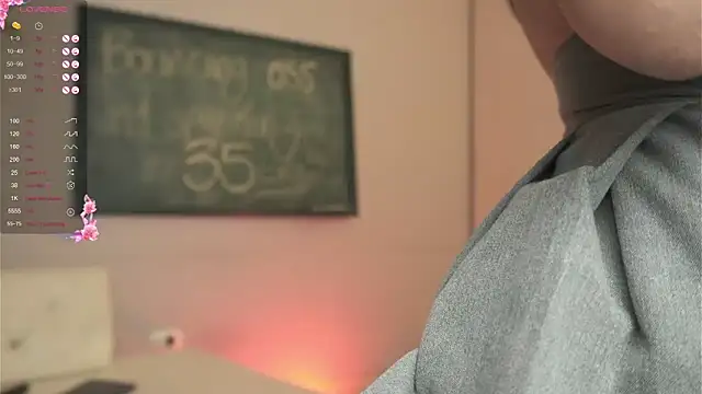 Snapshot of Camilaperson chatting on February 7, 11:13 pm Camilaperson online show from February 7, 11:13 pm