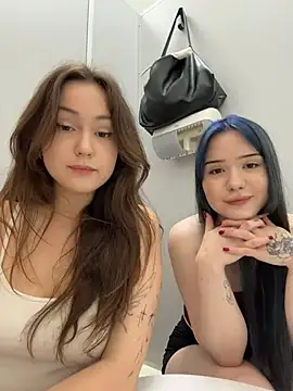 Snapshot of Peachy_Dream chatting on July 4, 3:07 pm Peachy Dream online show from July 4, 3:07 pm
