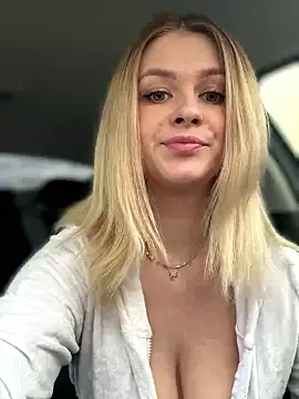 Love Bri online show from January 19, 11:25 am