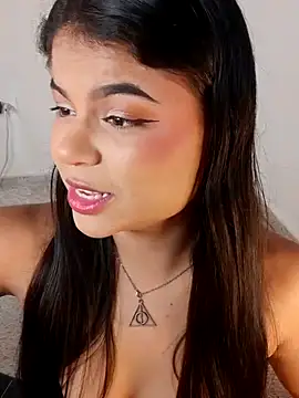 Cleo hills online show from February 18, 1:22 pm