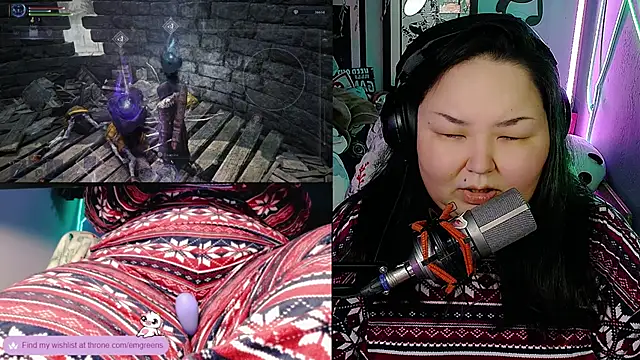 Snapshot of EmGreens chatting on November 7, 4:34 am EmGreens online show from November 7, 4:34 am