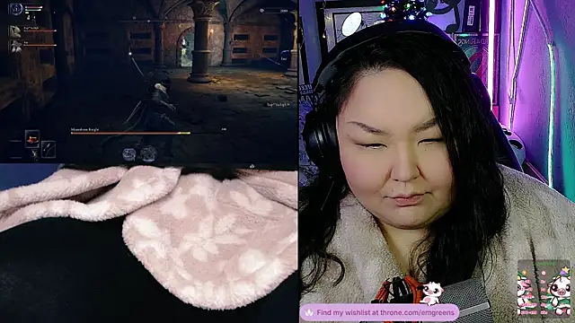 Snapshot of EmGreens chatting on November 22, 5:17 am EmGreens online show from November 22, 5:17 am