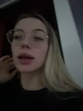 KylieJoyce online show from January 1, 1:47 am