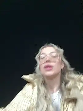 KylieJoyce online show from January 9, 10:31 pm