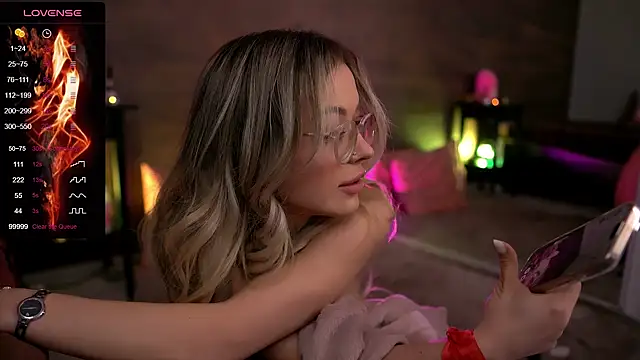 KylieJoyce online show from February 23, 3:13 am