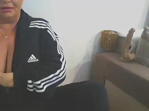 Snapshot of hotsierra4u chatting on December 14, 1:27 pm hotsierra4u online show from December 14, 1:27 pm