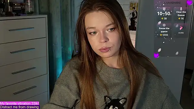 ValBae online show from October 1, 8:15 pm