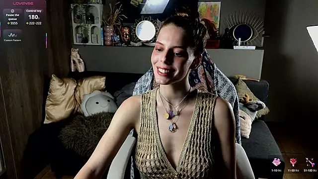 AyreenMoore online show from September 23, 8:01 pm