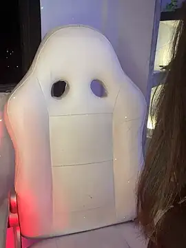 ailynBlaze online show from March 3, 2:26 am