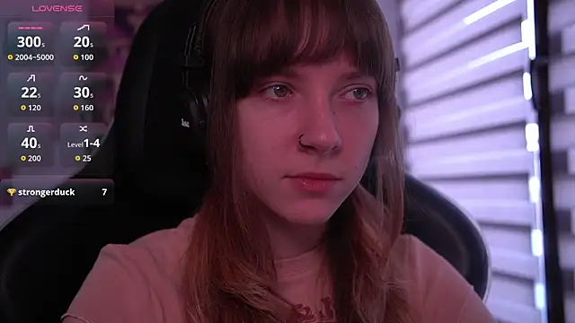 Snapshot of juliapie chatting on December 17, 9:15 am juliapie online show from December 17, 9:15 am