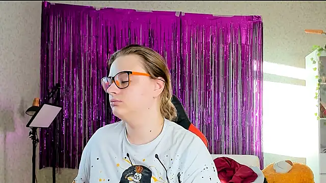 Seductive She Wolf online show from March 19, 5:19 am