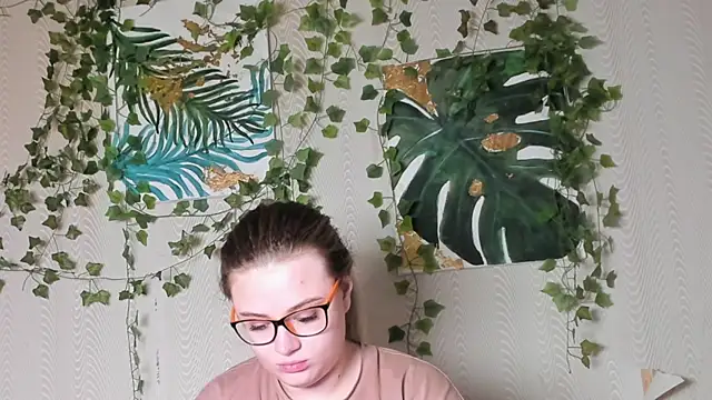 Seductive She Wolf online show from October 6, 4:48 pm