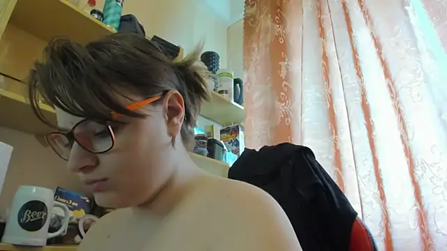Seductive She Wolf online show from April 23, 8:35 am
