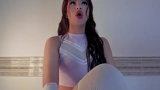 Snapshot of Sophia_Cambpell chatting on November 16, 6:08 am Sophia Cambpell online show from November 16, 6:08 am