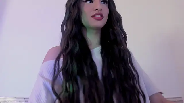 Sophia Cambpell online show from February 19, 9:00 pm