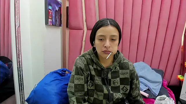 Snapshot of Sarah_Hornny chatting on February 21, 3:51 am Sarah Hornny online show from February 21, 3:51 am