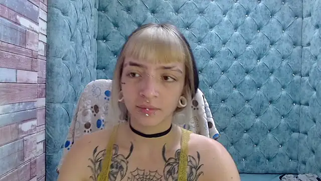 Snapshot of Samantha_Smiith chatting on October 24, 4:09 am Samantha Smiith online show from October 24, 4:09 am