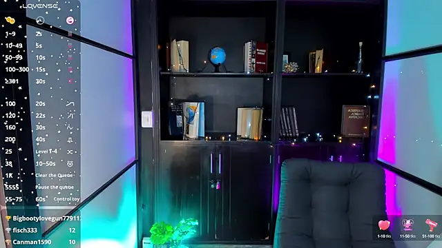 Snapshot of CamilaHarperr_ chatting on December 15, 7:02 am CamilaHarperr online show from December 15, 7:02 am