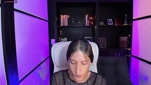 Snapshot of CamilaHarperr_ chatting on January 21, 4:54 am CamilaHarperr online show from January 21, 4:54 am