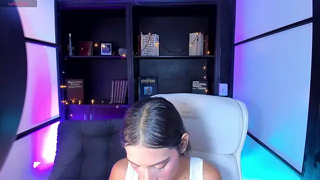 Snapshot of CamilaHarperr_ chatting on January 22, 4:23 am CamilaHarperr online show from January 22, 4:23 am