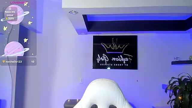 Snapshot of CamilaHarperr_ chatting on February 15, 4:25 am CamilaHarperr online show from February 15, 4:25 am