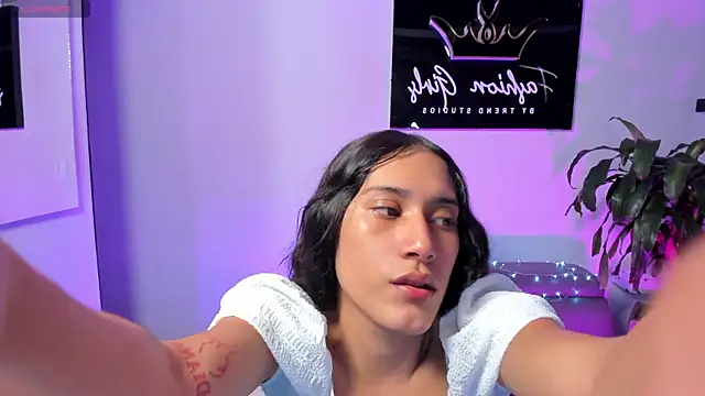 Snapshot of CamilaHarperr_ chatting on September 20, 6:03 am CamilaHarperr online show from September 20, 6:03 am