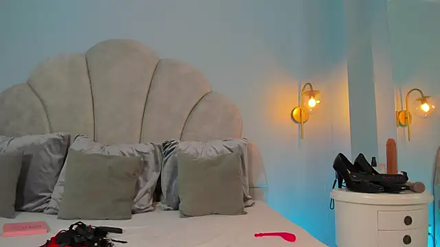 Snapshot of sweeet_peach chatting on December 6, 11:03 pm sweeet peach online show from December 6, 11:03 pm