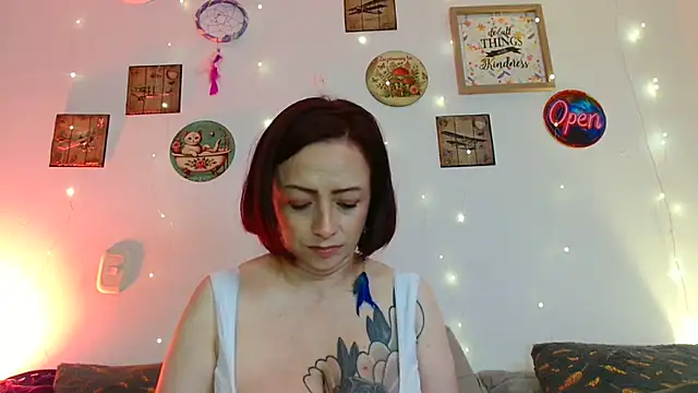 Snapshot of catalinamommyx chatting on July 14, 2:05 am catalinamommyx online show from July 14, 2:05 am