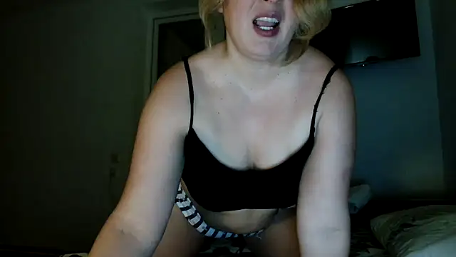  CattrinaVegas  online show from December 26, 7:05 pm