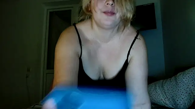  CattrinaVegas  online show from December 30, 7:11 pm