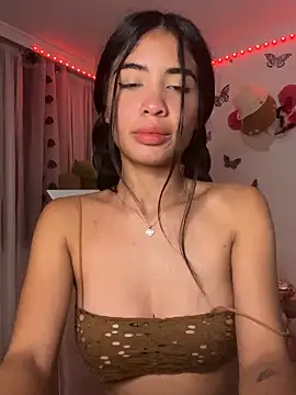 Snapshot of lina_pink chatting on December 3, 5:31 am lina pink online show from December 3, 5:31 am