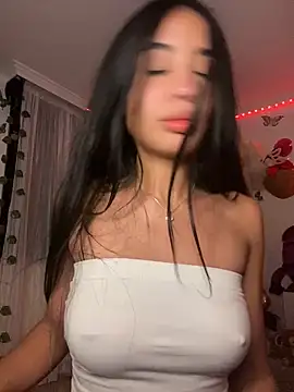 Snapshot of lina_pink chatting on January 2, 6:40 am lina pink online show from January 2, 6:40 am