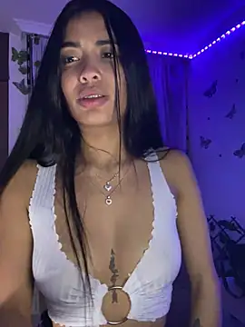 Snapshot of lina_pink chatting on March 19, 5:30 am lina pink online show from March 19, 5:30 am