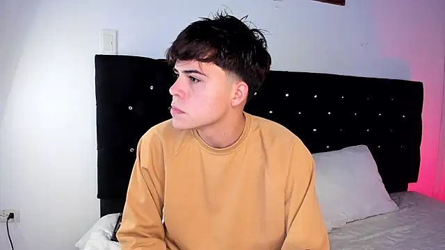 Snapshot of justinbiler chatting on February 5, 12:27 pm justinbiler online show from February 5, 12:27 pm