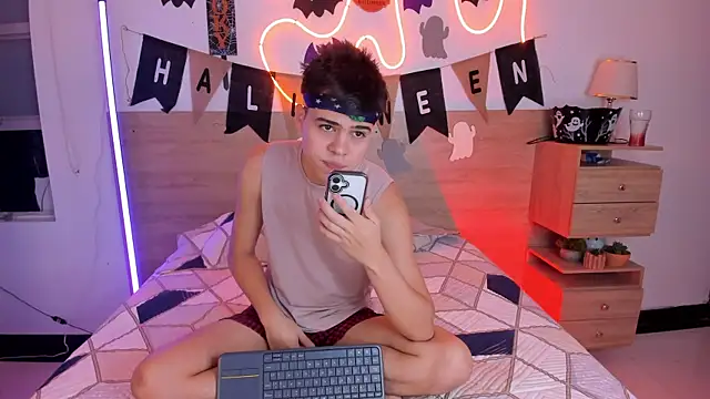 Snapshot of justinbiler chatting on October 27, 1:59 pm justinbiler online show from October 27, 1:59 pm