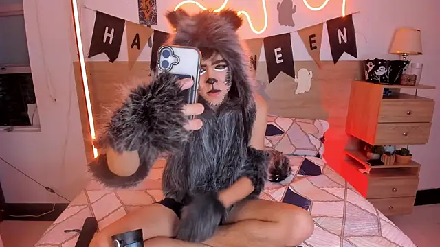 Snapshot of justinbiler chatting on October 31, 1:12 pm justinbiler online show from October 31, 1:12 pm