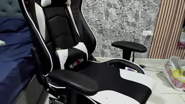 chriss jones1 online show from February 7, 10:13 pm