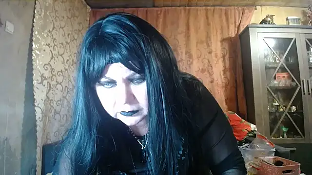 Snapshot of EllieLovee chatting on December 30, 2:08 pm EllieLovee online show from December 30, 2:08 pm