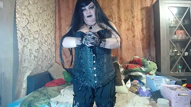 Snapshot of EllieLovee chatting on March 9, 6:32 pm EllieLovee online show from March 9, 6:32 pm