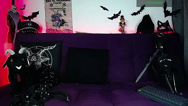 blckwolf 6 online show from November 7, 9:37 pm