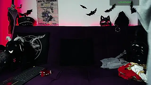 blckwolf 6 online show from November 14, 3:00 pm