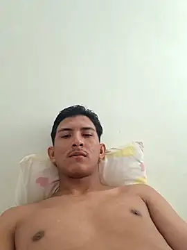 Snapshot of Guti_hazz chatting on December 5, 12:03 pm Guti hazz online show from December 5, 12:03 pm