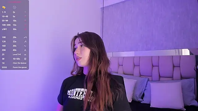 Snapshot of Roxie-Summers11 chatting on February 3, 7:21 pm Roxie-Summers11 online show from February 3, 7:21 pm