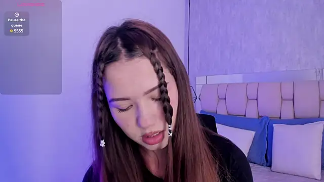 Snapshot of Roxie-Summers11 chatting on February 5, 7:31 pm Roxie-Summers11 online show from February 5, 7:31 pm