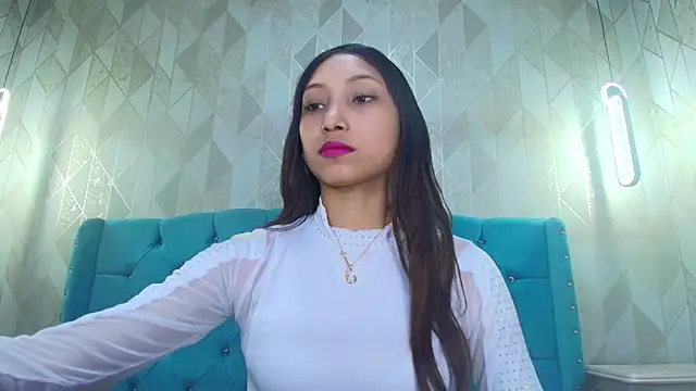 MadelineDoll online show from June 13, 2:37 pm